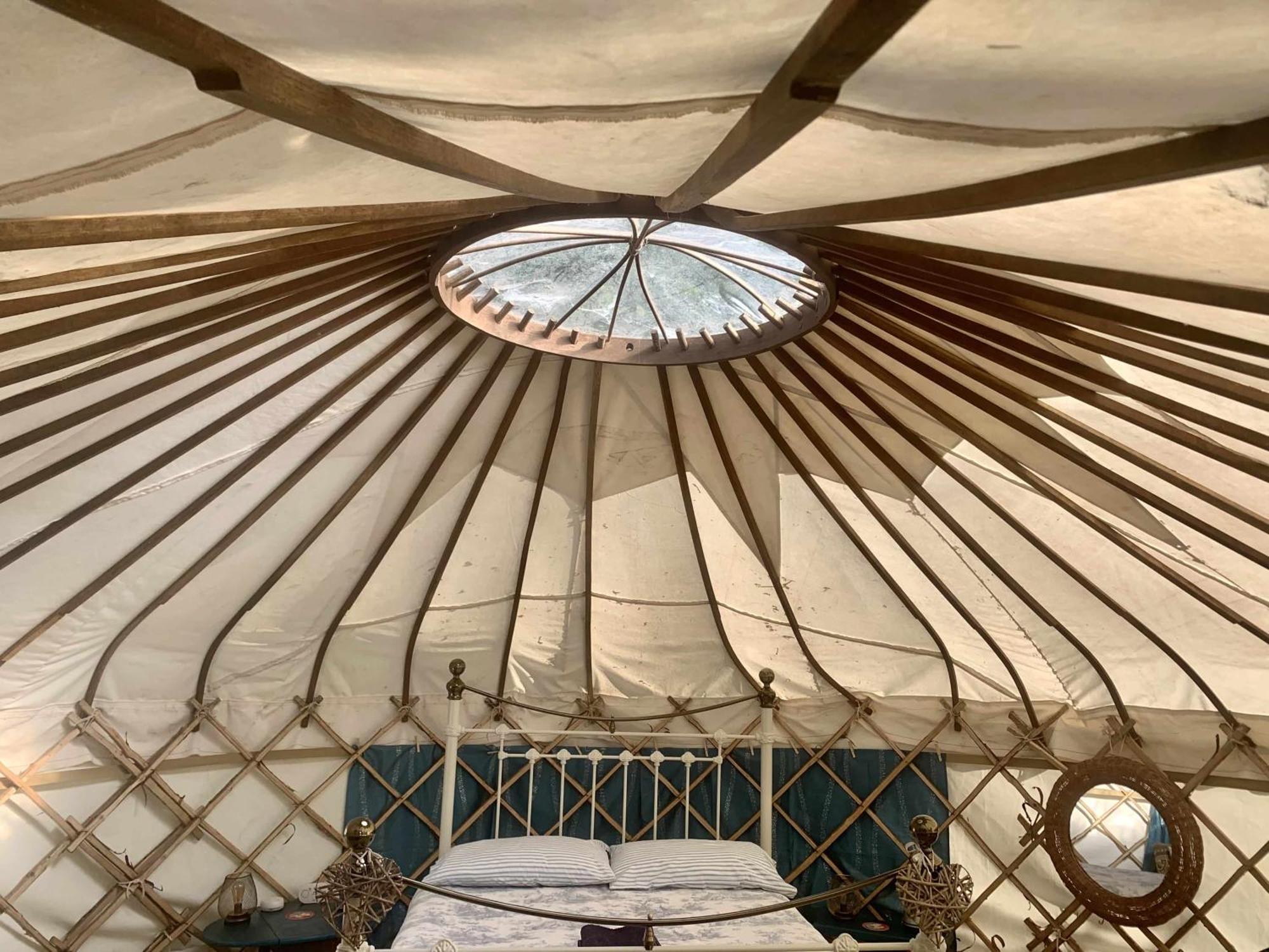 Ceridwen Glamping, Double Decker Bus And Yurts Hotel Llandysul Bagian luar foto
