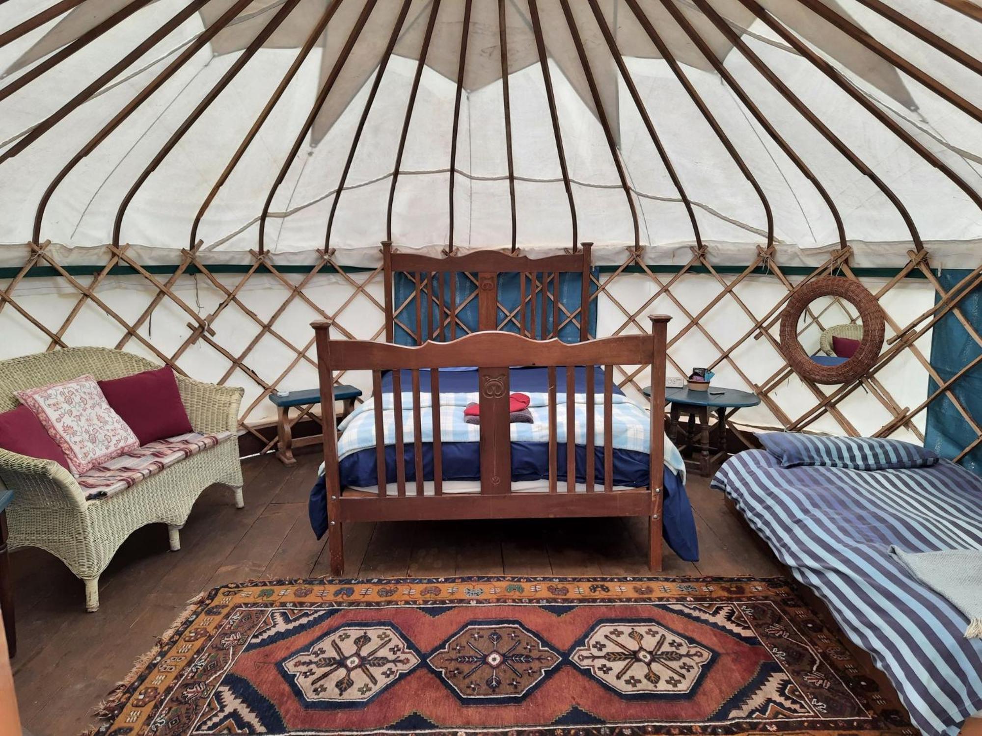 Ceridwen Glamping, Double Decker Bus And Yurts Hotel Llandysul Bagian luar foto