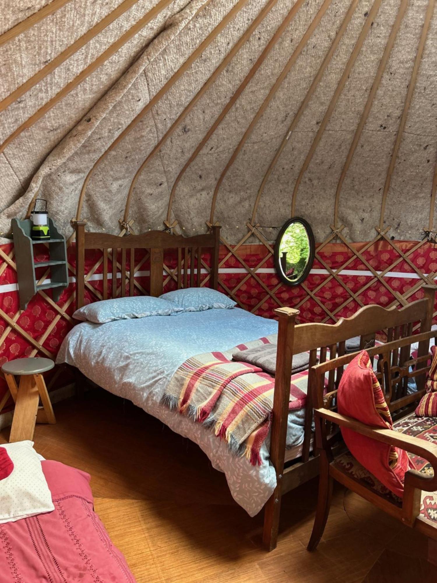 Ceridwen Glamping, Double Decker Bus And Yurts Hotel Llandysul Bagian luar foto