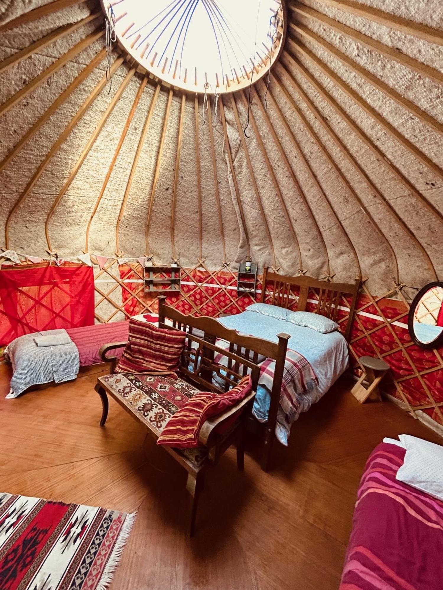 Ceridwen Glamping, Double Decker Bus And Yurts Hotel Llandysul Bagian luar foto
