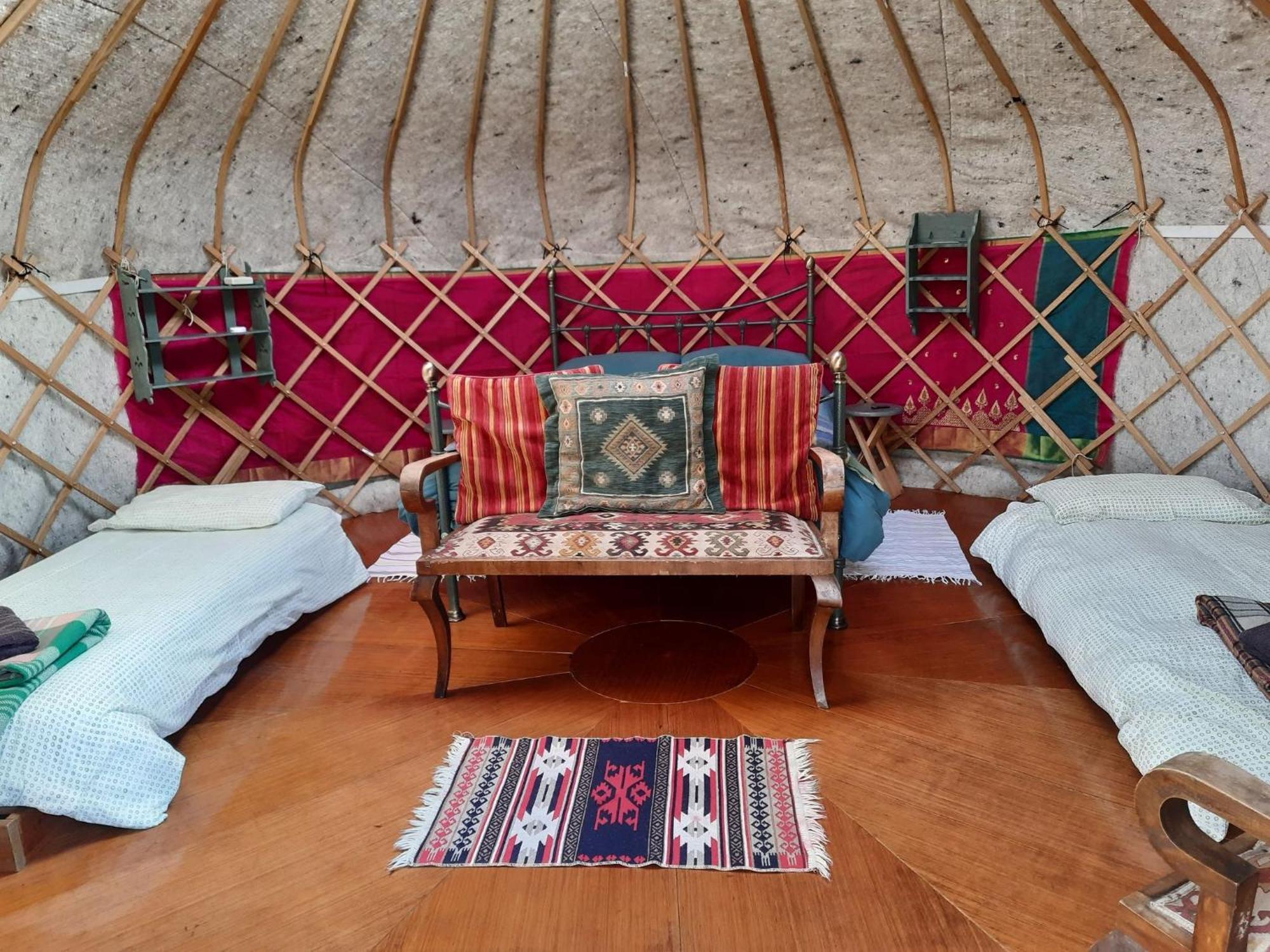 Ceridwen Glamping, Double Decker Bus And Yurts Hotel Llandysul Bagian luar foto