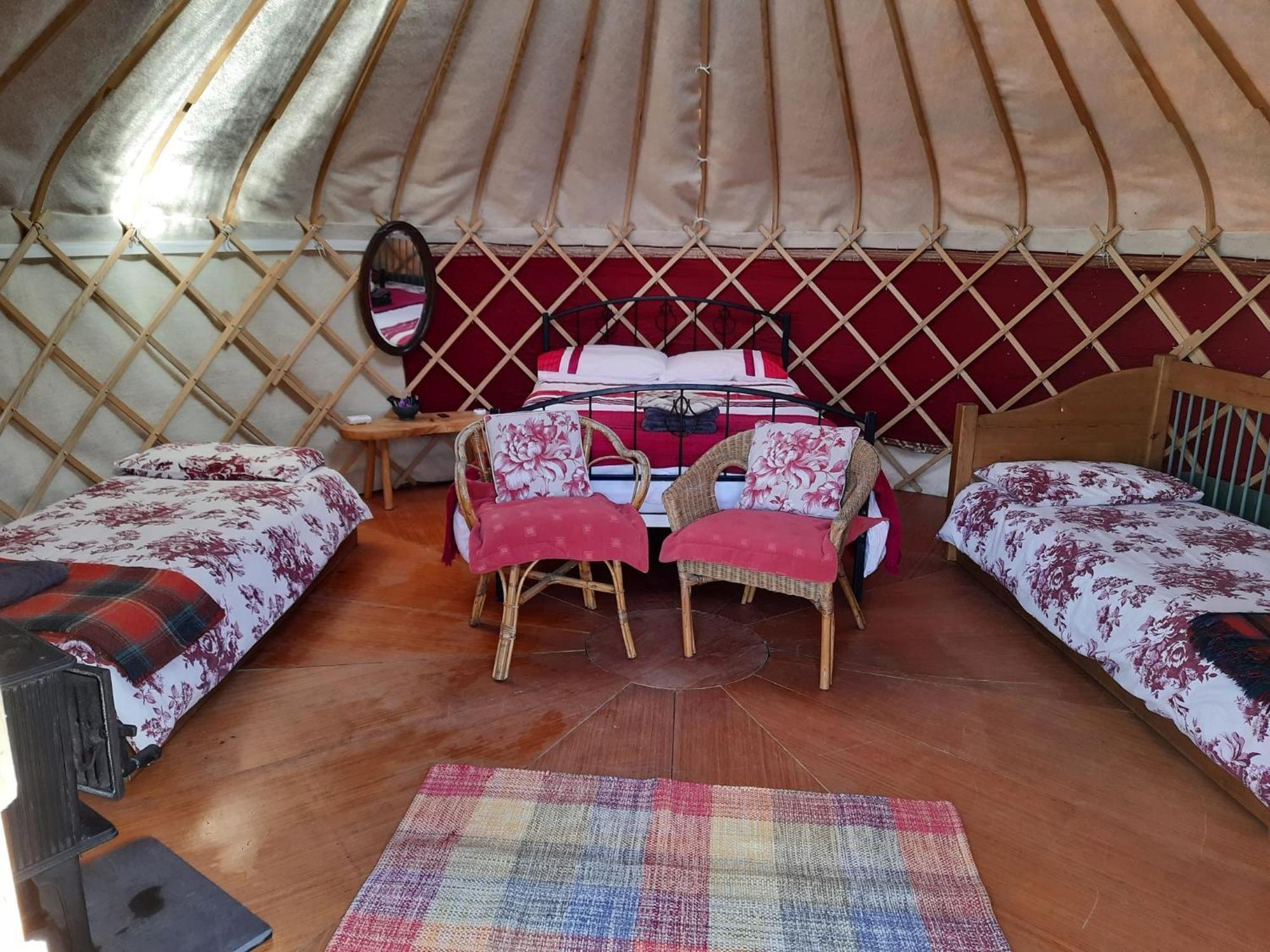 Ceridwen Glamping, Double Decker Bus And Yurts Hotel Llandysul Bagian luar foto