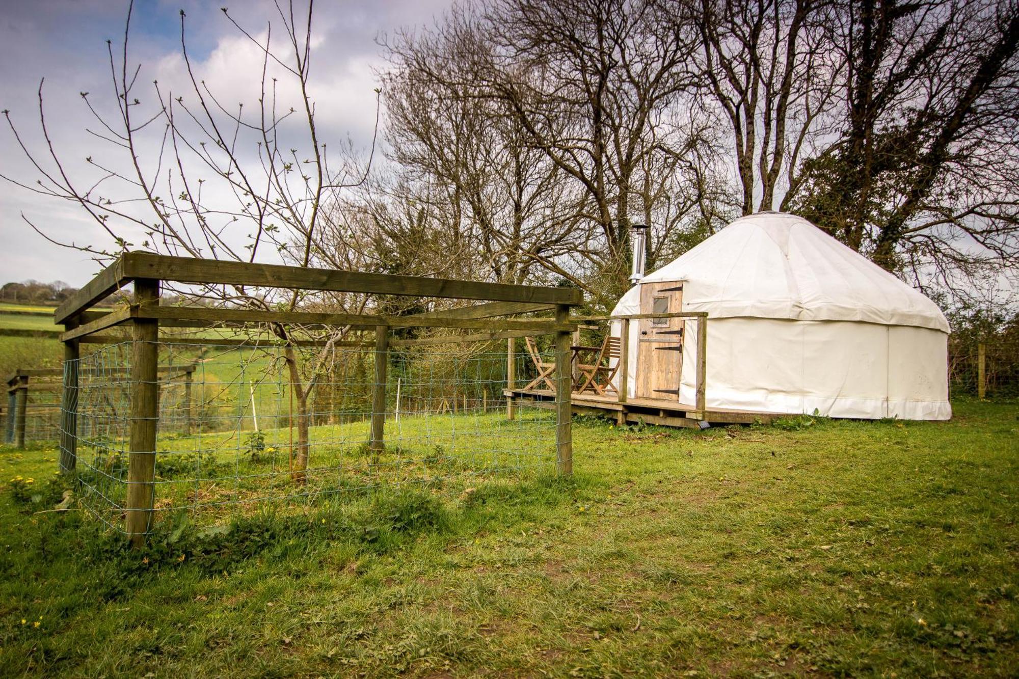 Ceridwen Glamping, Double Decker Bus And Yurts Hotel Llandysul Bagian luar foto