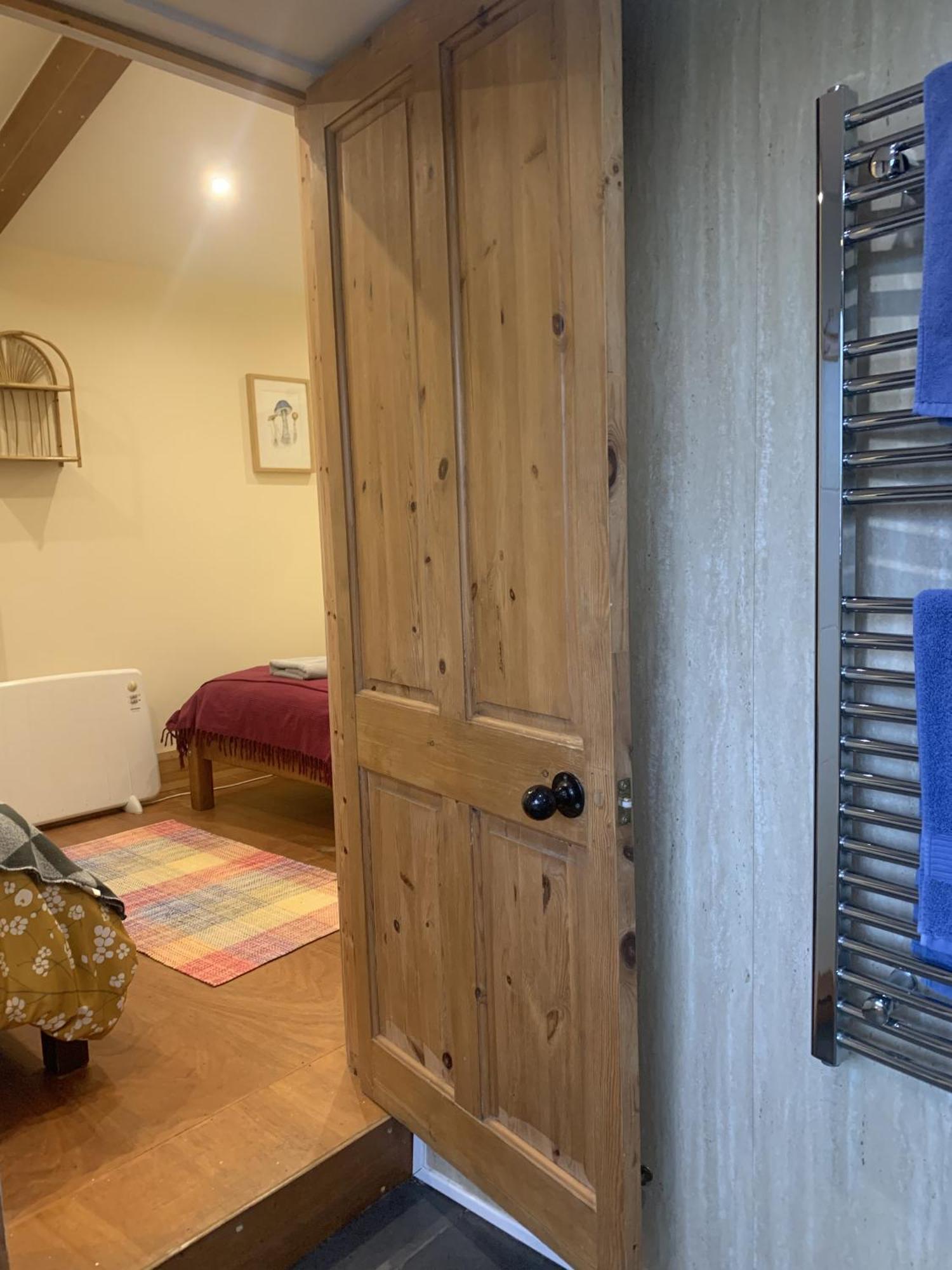Ceridwen Glamping, Double Decker Bus And Yurts Hotel Llandysul Bagian luar foto
