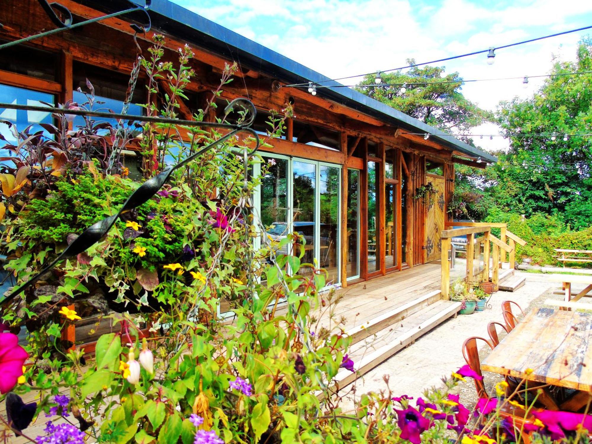 Ceridwen Glamping, Double Decker Bus And Yurts Hotel Llandysul Bagian luar foto