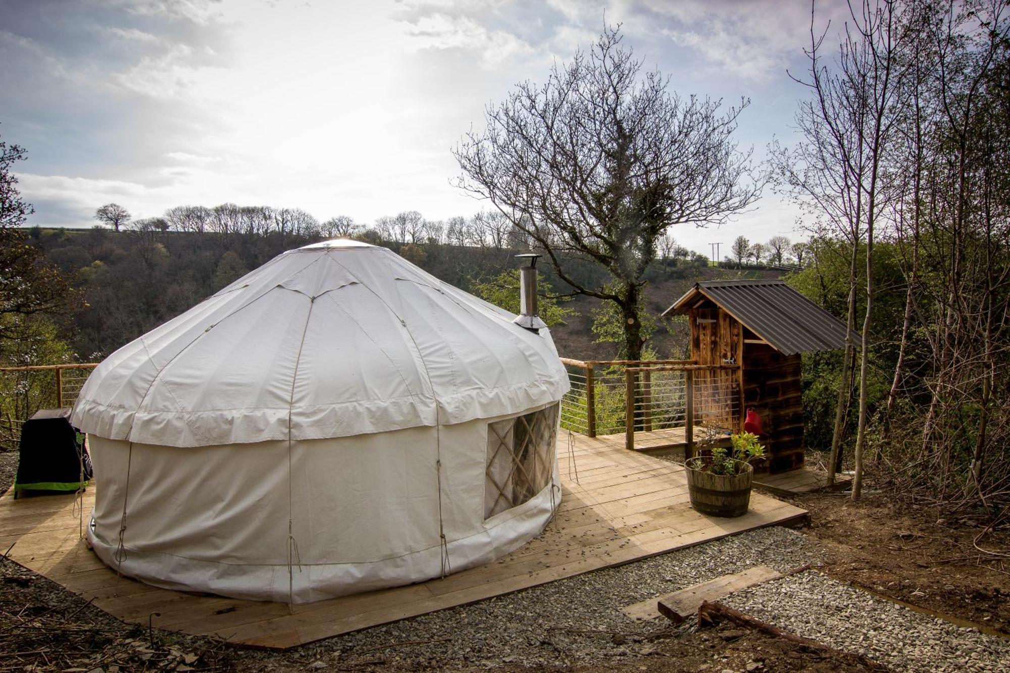 Ceridwen Glamping, Double Decker Bus And Yurts Hotel Llandysul Bagian luar foto