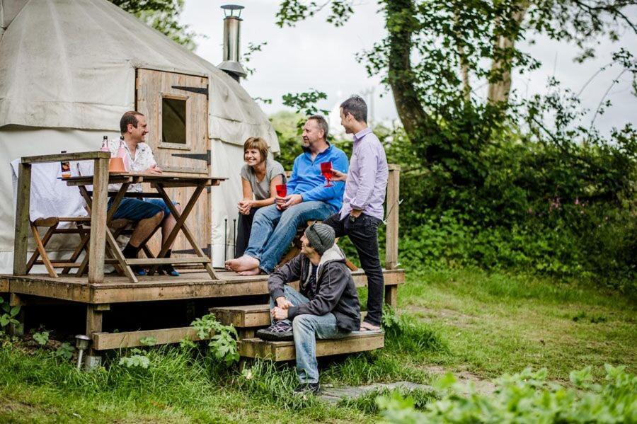 Ceridwen Glamping, Double Decker Bus And Yurts Hotel Llandysul Bagian luar foto