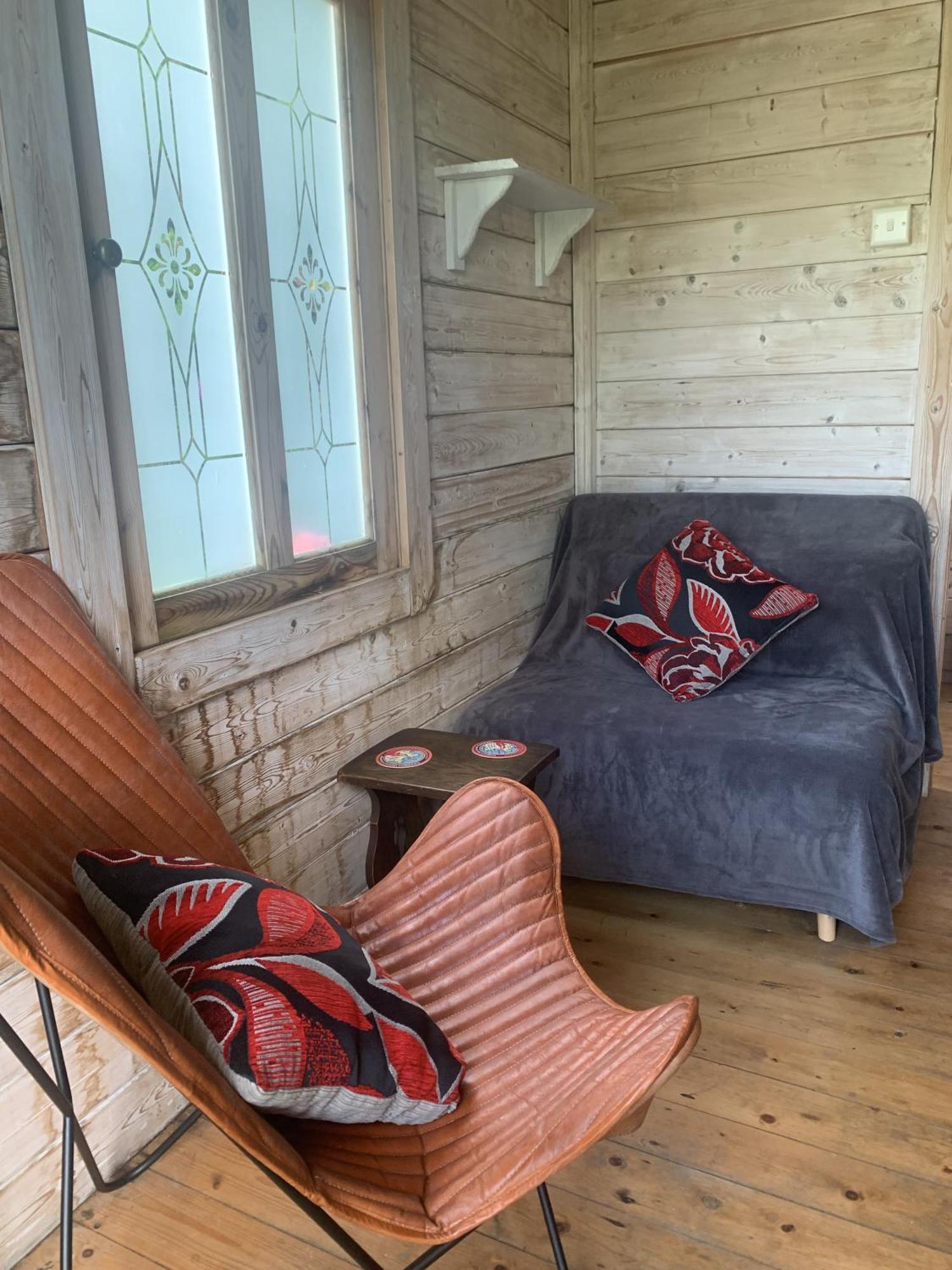 Ceridwen Glamping, Double Decker Bus And Yurts Hotel Llandysul Bagian luar foto