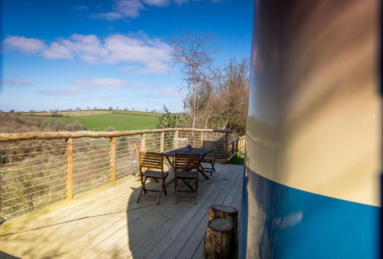 Ceridwen Glamping, Double Decker Bus And Yurts Hotel Llandysul Bagian luar foto